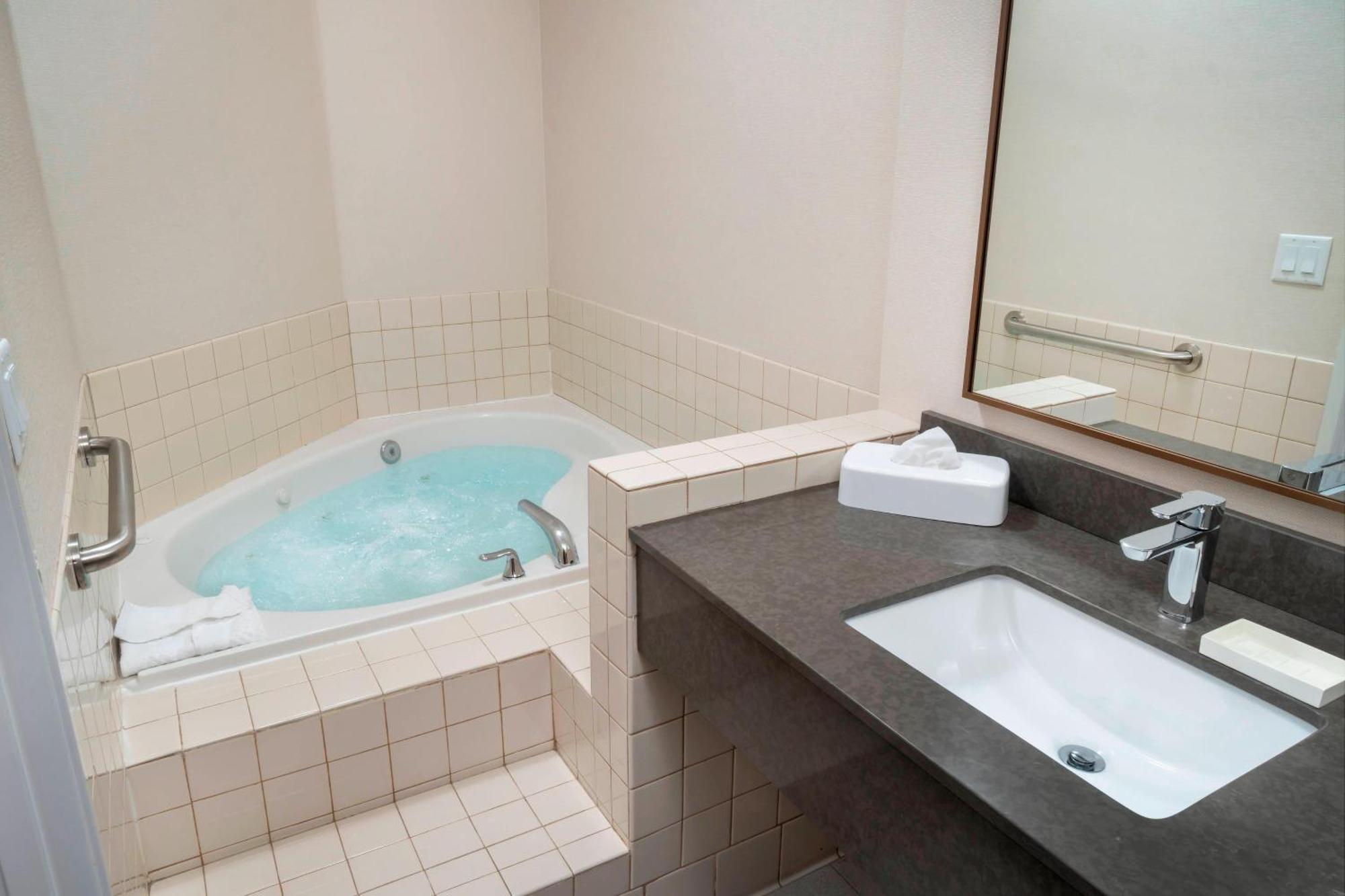 Fairfield Inn & Suites Bend Downtown Ngoại thất bức ảnh
